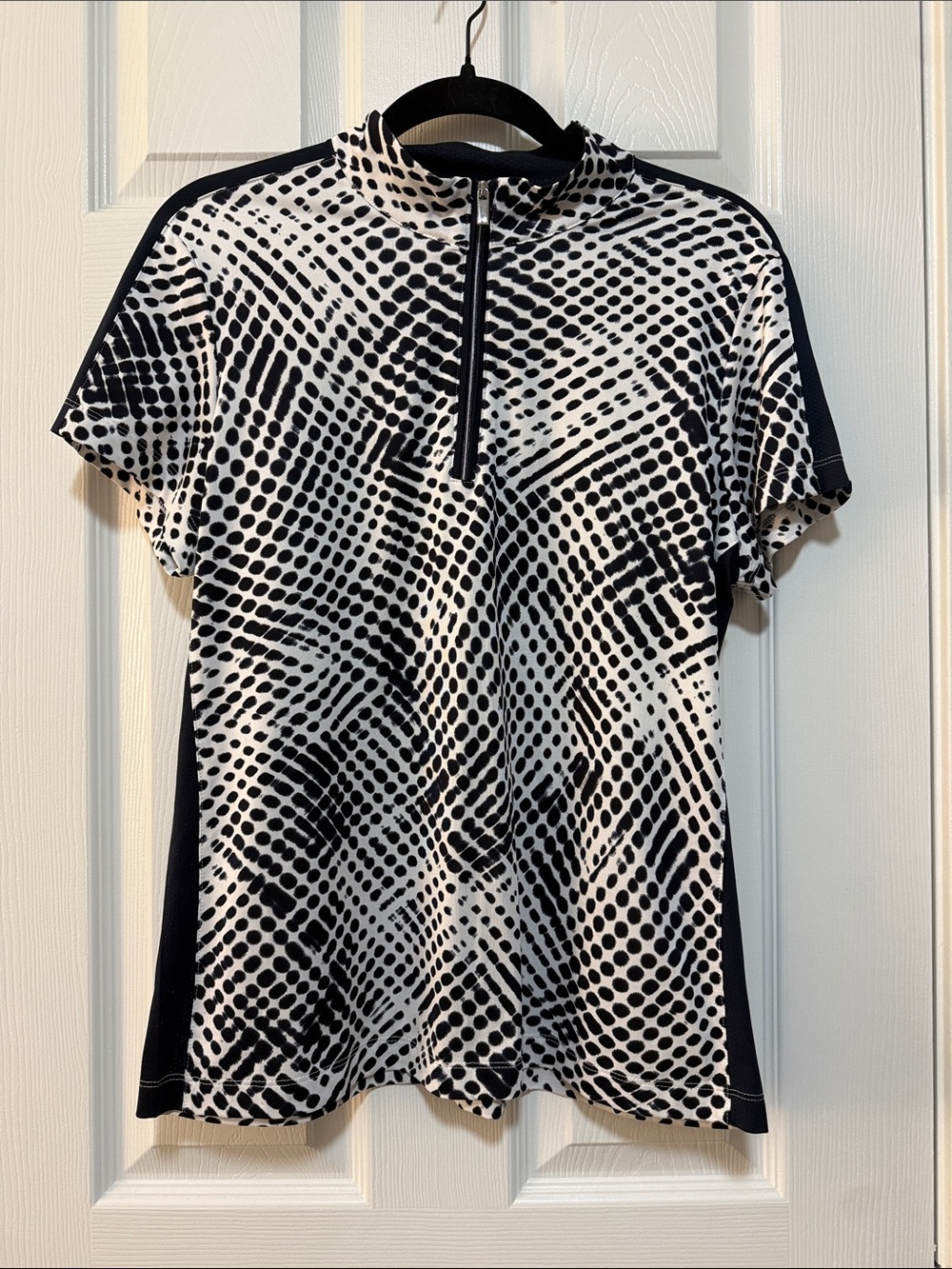 EUC TAIL WHITE LABEL ZIP GOLF SHIRT SIZE LARGE